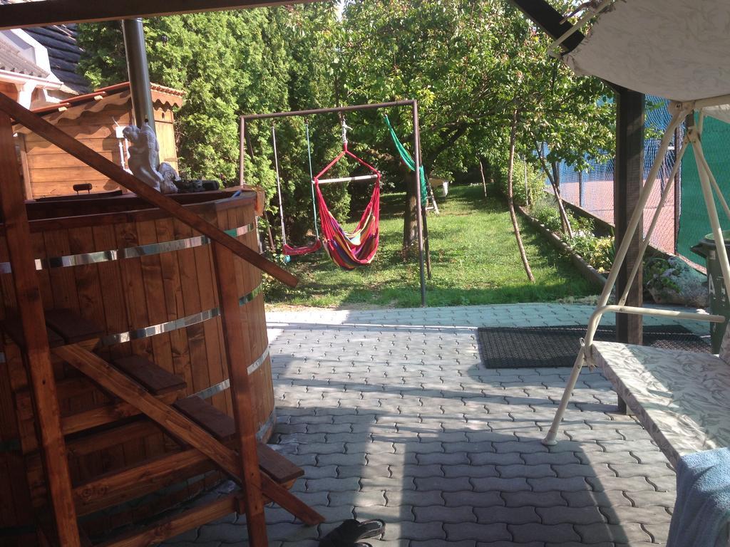 Abszolut Vendeghaz Kestel Dış mekan fotoğraf