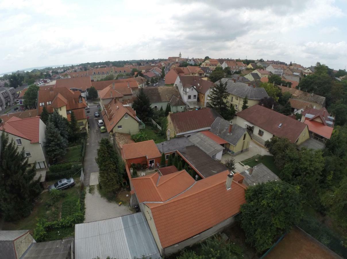 Abszolut Vendeghaz Kestel Dış mekan fotoğraf